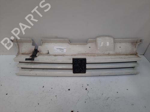 Used Grille PEUGEOT 405 I (15B) 1.6 (94 hp) 28769531