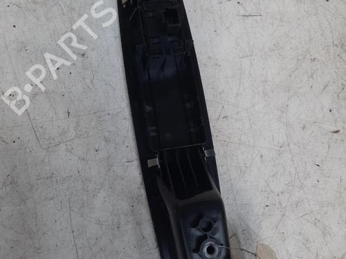 Used Right front window switch RENAULT MEGANE III Hatchback (BZ0/1_, B3_) 1.5 dCi (BZ09, BZ0D, BZ1W, BZ29, BZ14) (110 hp) 28751903