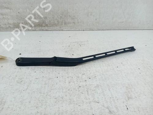 Used Front windshield wiper arm MERCEDES-BENZ C-CLASS (W203) C 220 CDI (203.008) (150 hp) 28746636