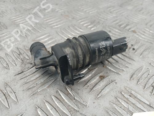 Used Washer pump PEUGEOT 407 (6D_) 2.0 HDi 135 (6DRHRH, 6DRHRE, 6DRHRG, 6DRHRJ) (136 hp) 31310680