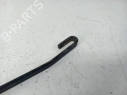 Used Front windshield wiper arm FIAT PUNTO (188_) 1.2 16V 80 (188.233, .235, .253, .255, .333, .353, .639,... (80 hp) 28783461
