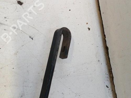 Used Front windshield wiper arm FIAT PUNTO (188_) 1.2 60 (188.030, .050, .130, .150, .230, .250) (60 hp) 28785626