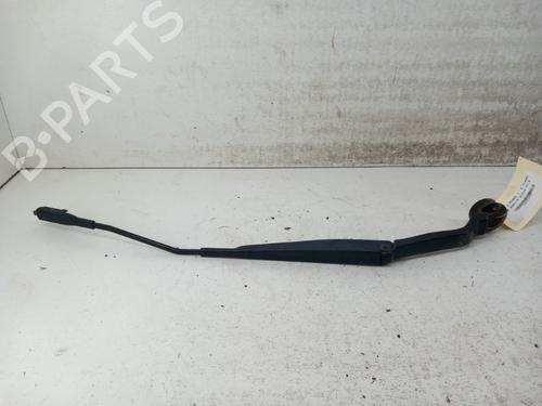 Used Front windshield wiper arm FORD KUGA II (DM2) 2.0 TDCi 4x4 (150 hp) 28783250