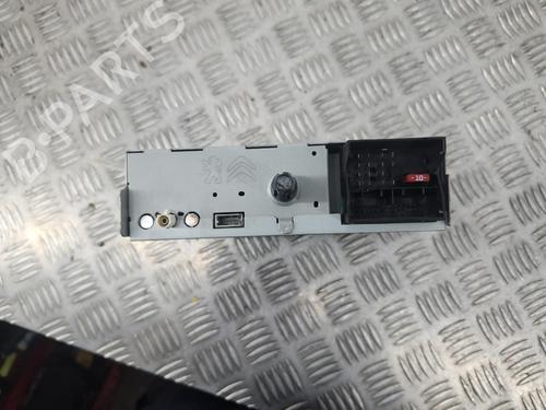 Used Radio Radio 37202577 37202577