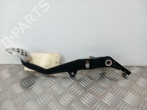 Used Clutch pedal RENAULT CAPTUR I (J5_, H5_) 0.9 TCe 90 (90 hp) 28739196