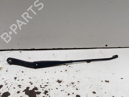 Used Front windshield wiper arm DACIA SANDERO 1.4 (BS0C, BS0A, BS0G, BS1F, BS0E) (75 hp) 28755757