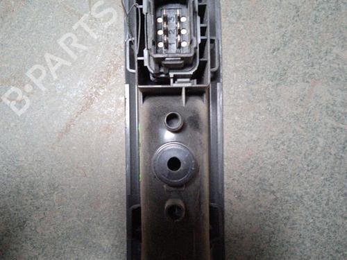 Used Right rear window switch Right rear window switch RENAULT CLIO III (BR0/1, CR0/1) 1.5 dCi (BR17, CR17) (86 hp) 28766216 28766216