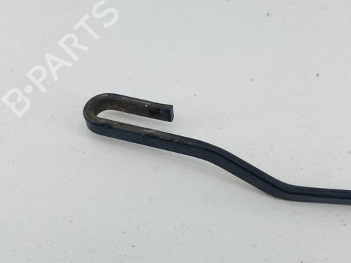 Used Front windshield wiper arm NISSAN MICRA III (K12) 1.5 dCi (86 hp) 28773663