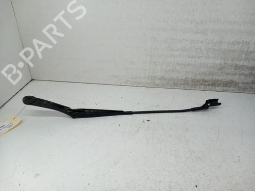 Used Front windshield wiper arm FORD FIESTA VII (HJ, HF) 1.0 EcoBoost (95 hp) 28768013