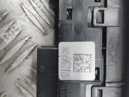 Used Left front window switch Left front window switch PEUGEOT 2008 I (CU_) 1.2 THP 110 / PureTech 110 (110 hp) 35815239 35815239
