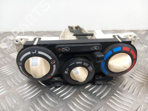 Used Climate control NISSAN MICRA III (K12) 1.2 16V (80 hp) 28781906