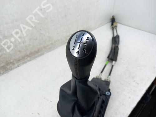 Used Gear lever Gear lever DACIA SANDERO II TCe 90 (B8M1, B8MA, B8AC) (90 hp) 28734740 28734740