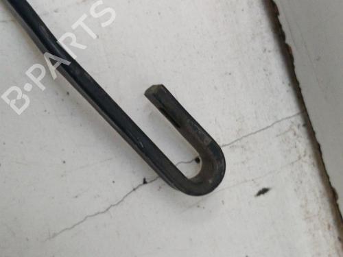 Used Rear windshield wiper arm FORD MONDEO I (GBP) 1.8 TD (88 hp) 28793828
