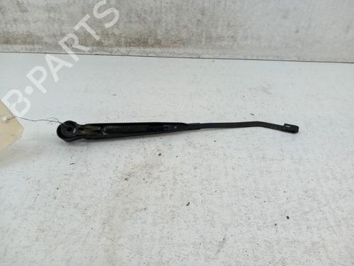 Used Rear windshield wiper arm SUZUKI GRAND VITARA I (FT, HT) 2.0 HDI 110 16V 4x4 (SQ420D, TD83V, JA420WD) (109 hp) 28746990