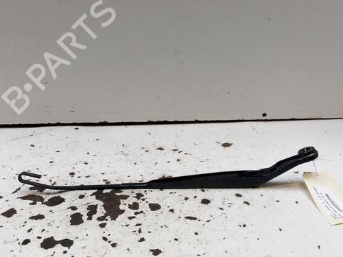 Used Front windshield wiper arm NISSAN MICRA III (K12) 1.5 dCi (86 hp) 28793521