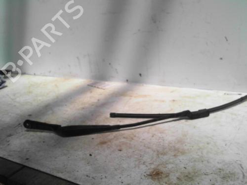 Used Front windshield wiper arm PEUGEOT 308 I (4A_, 4C_) 1.6 HDi (109 hp) 28777364