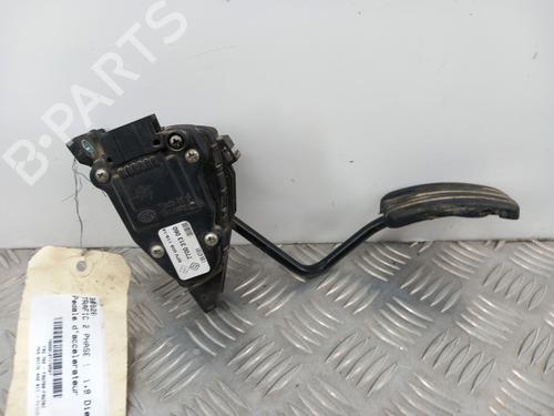 Pedal RENAULT TRAFIC II Van (FL) 1.9 dCi 80 (FL0B) (82 hp) 28736676