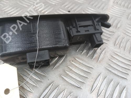 Used Right rear window switch Right rear window switch PEUGEOT 3008 I MPV (0U_) 1.6 HDi (114 hp) 28779434 28779434