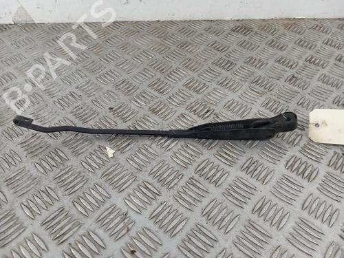 Used Front windshield wiper arm Front windshield wiper arm 39526766 39526766