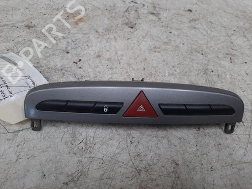 Used Warning switch PEUGEOT 308 I (4A_, 4C_) 1.6 HDi (109 hp) 28763508