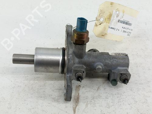 Hovedbremsecylinder VW PHAETON (3D1, 3D2, 3D3, 3D4, 3D6, 3D7, 3D8, 3D9) 4.2 V8 4motion (335 hp) 28761779