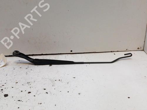 Used Front windshield wiper arm NISSAN MICRA III (K12) 1.2 16V (65 hp) 28794196