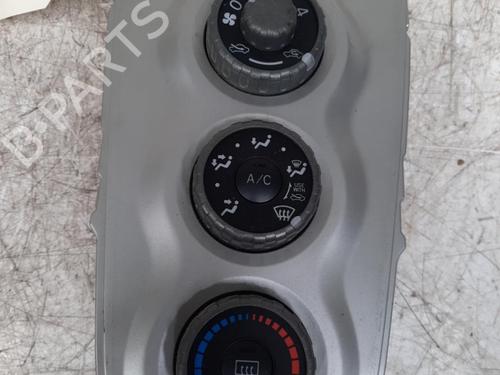 Used Climate control Climate control TOYOTA YARIS (_P9_) 1.4 D-4D (NLP90_, NLP90R) (90 hp) 28752724 28752724