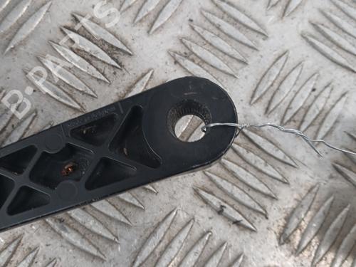 Used Front windshield wiper arm Front windshield wiper arm PEUGEOT 206 Hatchback (2A/C) 2.0 HDI 90 (90 hp) 33850647 33850647