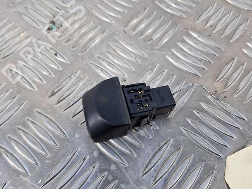 Used Warning switch NISSAN MICRA III (K12) 1.5 dCi (86 hp) 28745019