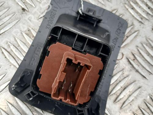 Used Left front window switch Left front window switch DACIA SANDERO II 1.5 dCi (90 hp) 36519922 36519922
