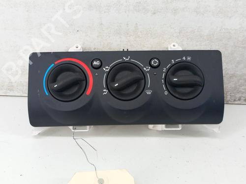 Commande Chauffage RENAULT CLIO II (BB_, CB_) 1.2 16V (BB05, BB0W, BB11, BB27, BB2T, BB2U, BB2V, CB05,... (75 hp) 28769033