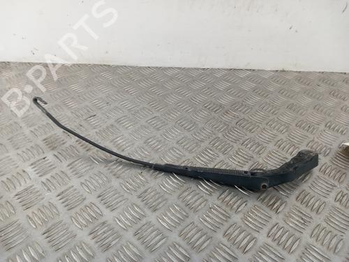 Used Front windshield wiper arm MERCEDES-BENZ MB Van (W631) D (631.332, 631.342) (72 hp) 29335658