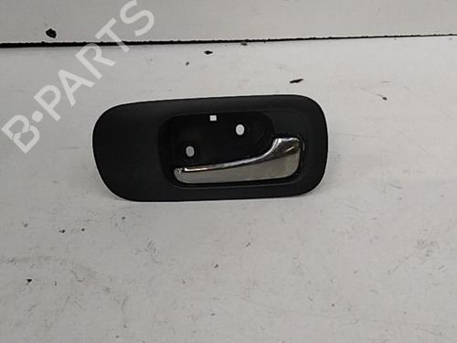 Used Front right interior door handle HONDA CR-V II (RD_) 2.2 CTDi (RD9) (140 hp) 28741619
