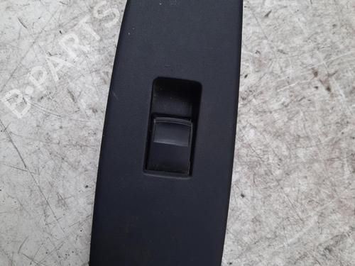 Used Right front window switch Right front window switch TOYOTA AURIS (_E15_) 2.0 D-4D (ADE150_, ADE150R) (126 hp) 28749688 28749688