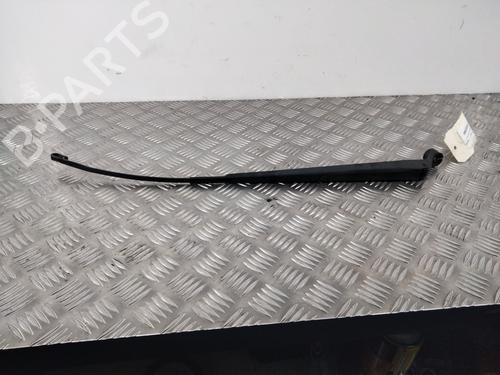 Used Front windshield wiper arm TOYOTA YARIS (_P1_) 1.0 (SCP10_, SCP10R) (65 hp) 28738849