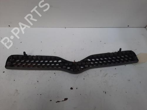 grille-toyota-yaris-_p1_-1999-2000-2001-2002-2003-2004-2005-28784805 main image