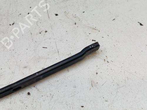 Used Front windshield wiper arm RENAULT CLIO IV Grandtour (KH_) 1.5 dCi 90 (KHN3, KHN4) (90 hp) 28751609