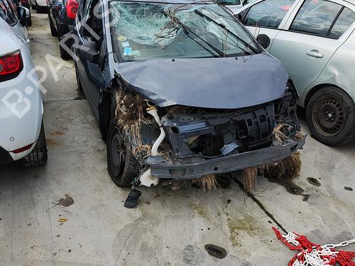 Brugte RENAULT TWINGO II (CN0_) 1.5 dCi (CN0E) (64 hp) 4307513