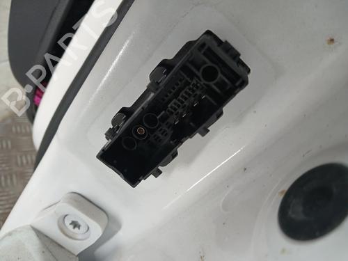 Used Left front door Left front door 39581913 39581913