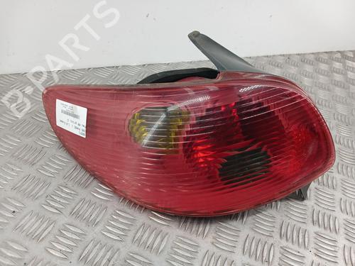 Achterlicht rechts PEUGEOT 206 Hatchback (2A/C) 1.9 D (69 hp) 30299047
