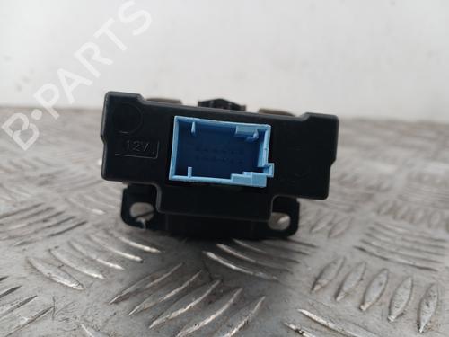 Used Switch Switch RENAULT SCÉNIC II (JM0/1_) 1.5 dCi (JM1E, JM16) (106 hp) 32299221 32299221