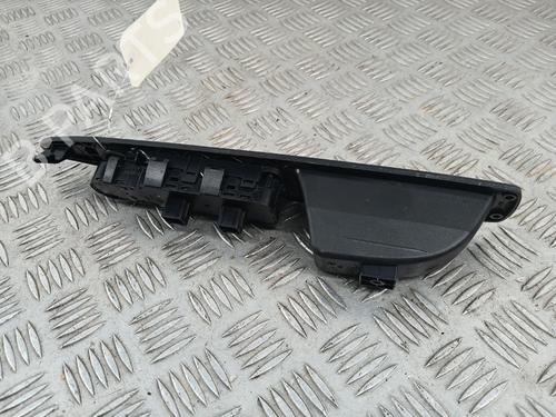 Used Left front window switch Left front window switch CITROËN C4 I (LC_) 1.6 HDi (109 hp) 39521607 39521607