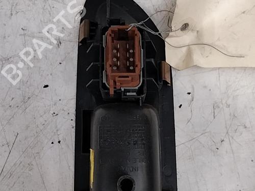 Høyre bak elrute bryter RENAULT LAGUNA II (BG0/1_) 2.0 16V (BG00, BG0K, BG0P, BG0W) (135 hp) 28786841