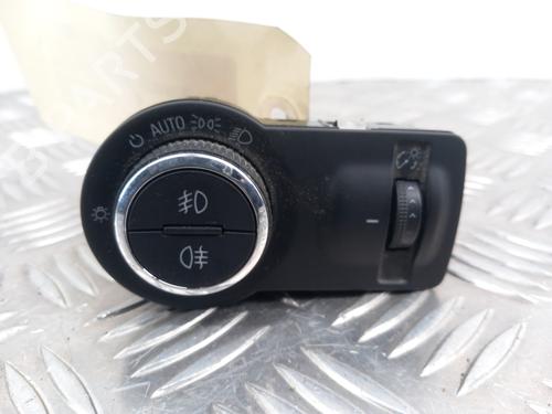 Used Headlight switch OPEL INSIGNIA A Sports Tourer (G09) 2.0 CDTI (35) (110 hp) 28735409