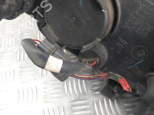 Used Right headlight Right headlight ROVER 400 II Hatchback (RT) 420 Di (105 hp) 28738940 28738940