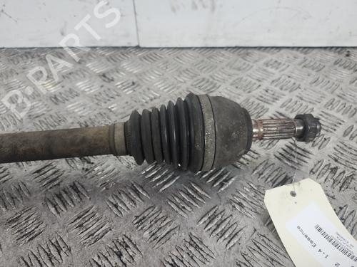 Used Left front driveshaft Left front driveshaft PEUGEOT 106 II (1A_, 1C_) 1.4 i (75 hp) 35814950 35814950