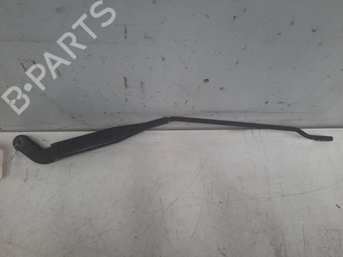 Used Front windshield wiper arm Front windshield wiper arm 36424600 36424600