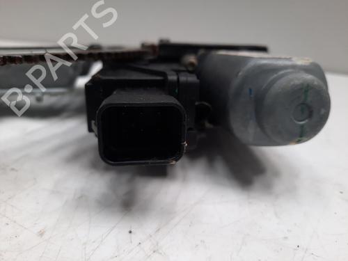 Lève-vitre avant droit OPEL CORSA C (X01) 1.2 (F08, F68) (75 hp) 28764315