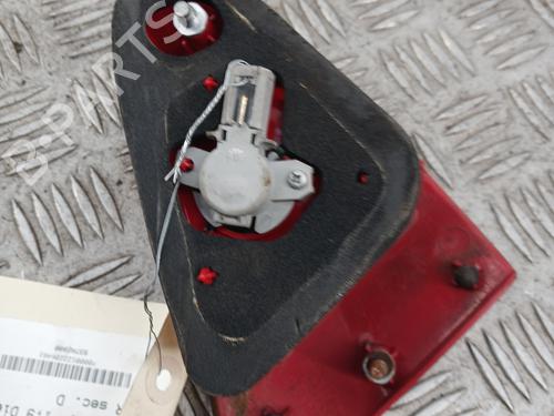 Used Right tailgate light Right tailgate light ALFA ROMEO 147 (937_) 1.9 JTD (937.AXD1A, 937.BXD1A, 937.AXV1A, 937.BXB1A,... (115 hp) 33304615 33304615