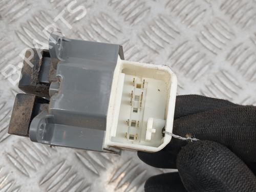 Used Left front window switch Left front window switch TOYOTA YARIS (_P13_) 1.4 D (NLP130_, NLP130) (90 hp) 31758410 31758410